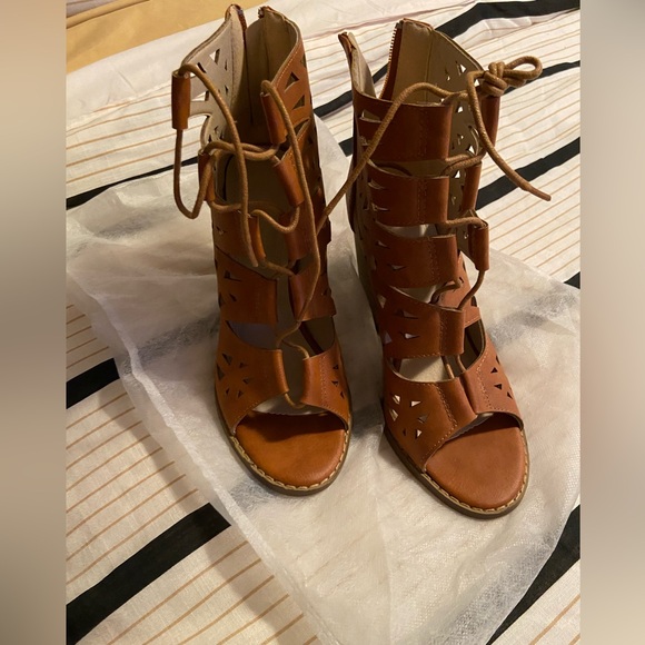 Open toe high heal boot/sandals - Picture 5 of 5